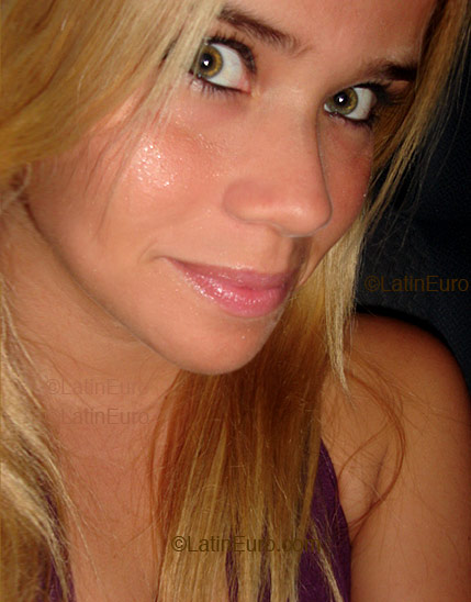 Date this attractive Brazil girl Fabiana from Rio de Janeiro B2118