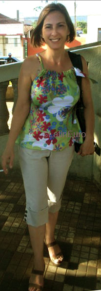 Date this sensual Brazil girl Silvia from  B2126