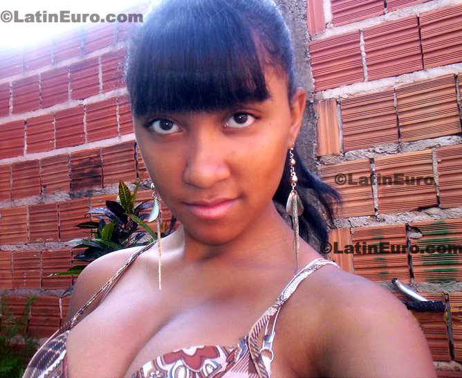 Date this attractive Brazil girl Joice from Ribeirao Preto B213