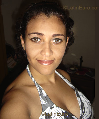 Date this funny Brazil girl Carla from Nova Iguacu B1523