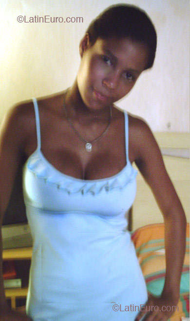 Date this pretty Brazil girl Lucimar from Rio de Janeiro B2165