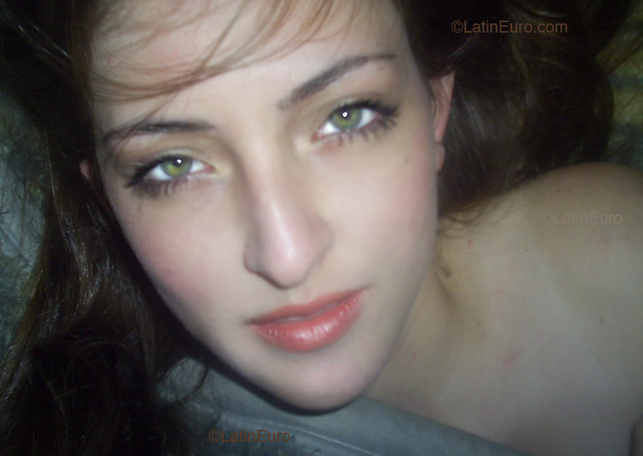 Date this pretty Brazil girl Aline from  B2167