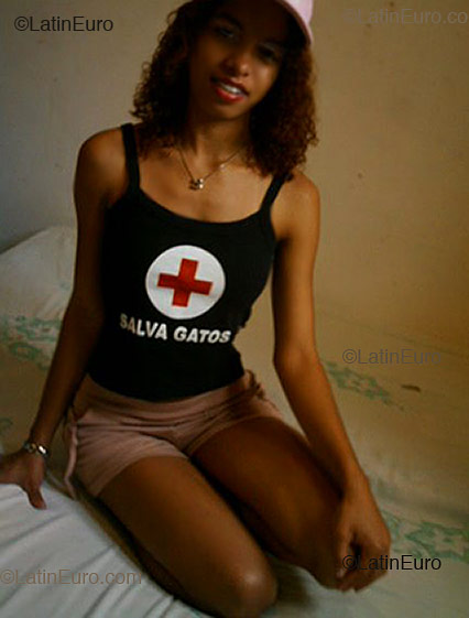 Date this athletic Brazil girl Susy from Rio de Janeiro B2168