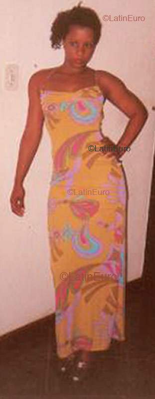 Date this foxy Brazil girl Marcia from Salvador B2169