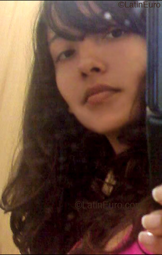 Date this athletic Brazil girl Elaine from Rio de Janeiro B2196