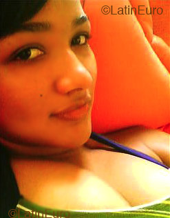 Date this hot Brazil girl Arilane from  B2213