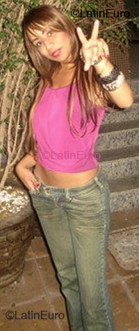 Date this athletic Brazil girl Vanessa from Brasilia B2229