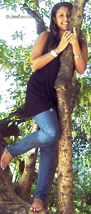 Date this good-looking Brazil girl Helena from CAMPO GRANDE B2281