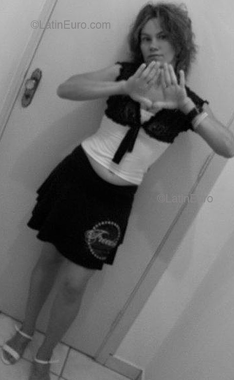 Date this athletic Brazil girl Maria from SAO PAULO B2295
