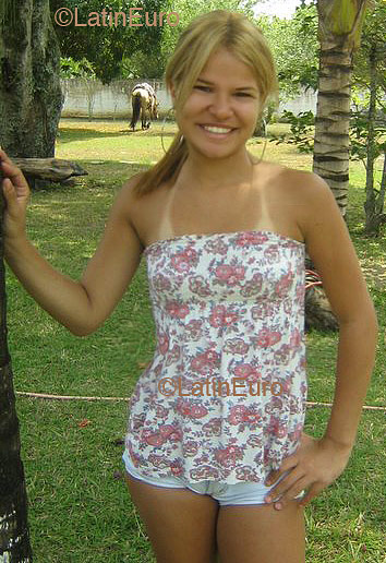 Date this pretty Brazil girl Patricia from RIO DE JANEIRO B2301