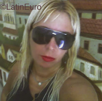 Date this nice looking Brazil girl Nadrea from Maceio B2319