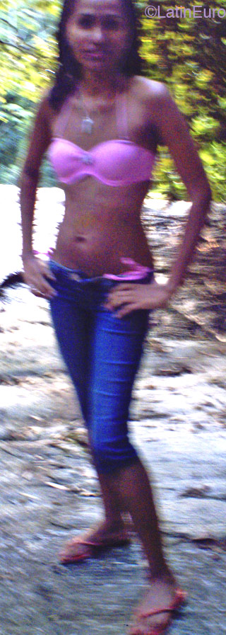 Date this happy Brazil girl Sheila from SAO PAULO B2368