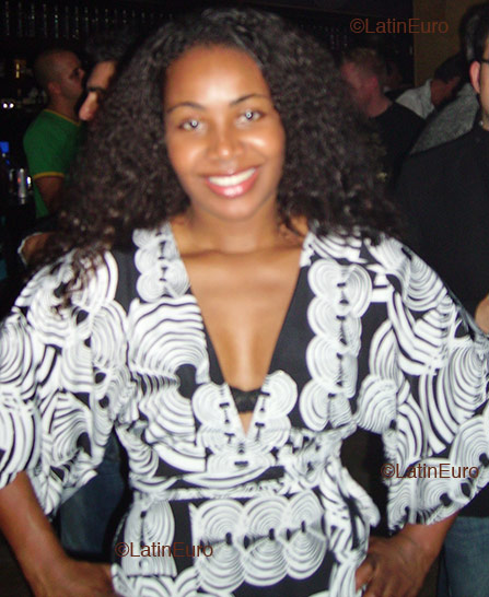 Date this beautiful Brazil girl Irailde from  B2376