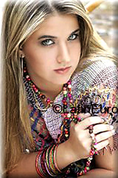 Date this nice looking Brazil girl Annelise from Aimores  B2458