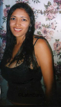 Date this nice looking Brazil girl Luciete from Fortaleza B2473