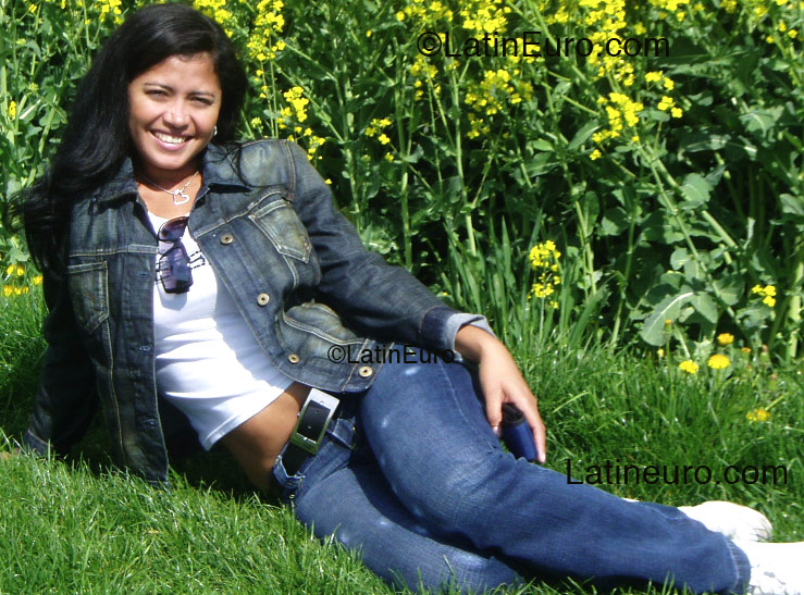 Date this voluptuous Brazil girl Lucia from Manaus B2522