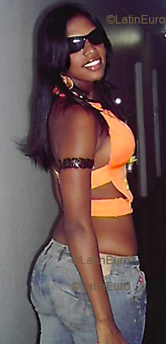 Date this charming Brazil girl Steffane from NITEROI B2574