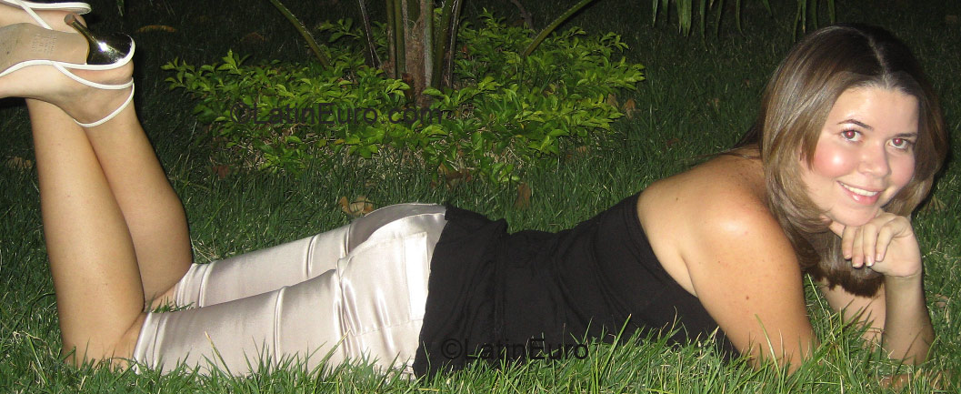 Date this hard body Brazil girl Paula from SOUSA B1000