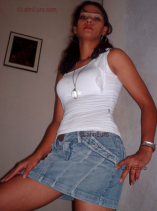 Date this gorgeous Brazil girl Eliete from GOVERNADOR VALADARES B2625