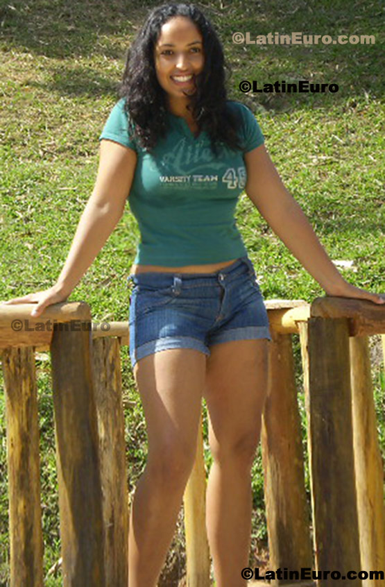 Date this young Brazil girl Ana from Campinas B263