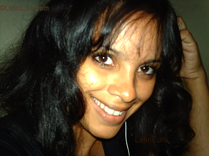 Date this happy Brazil girl Andreia from VITORIA B2654