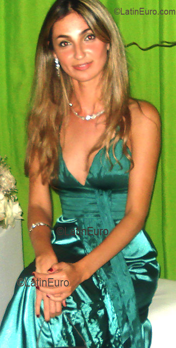 Date this voluptuous Brazil girl Cristiane from SAO MATEUS B2747