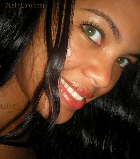 Date this cute Brazil girl Suzana from SALVADOR B2841