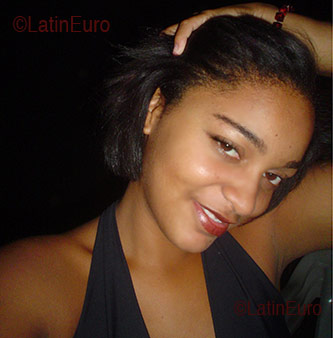 Date this fun Brazil girl Rafaela from FORTALEZA B2858