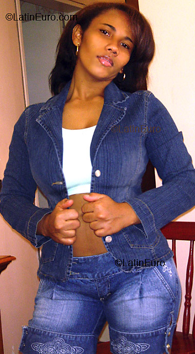 Date this charming Brazil girl Sandra from BRASILIA B2895