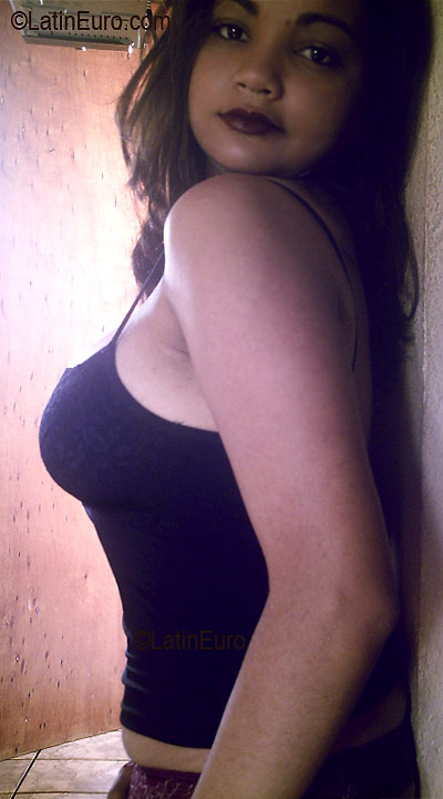 Date this young Brazil girl Fernanda from GRAVATA B2985