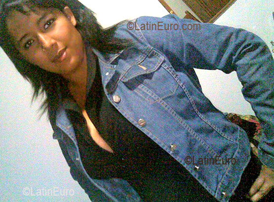 Date this charming Brazil girl Camila from VARZEA B2989
