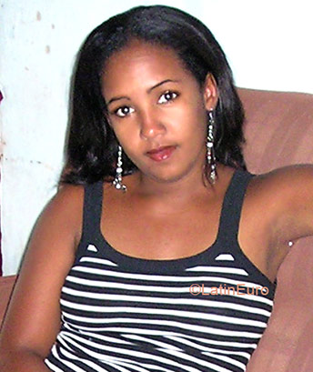 Date this good-looking Brazil girl Roseany from CONCEICAO DO JACUIPE B3059