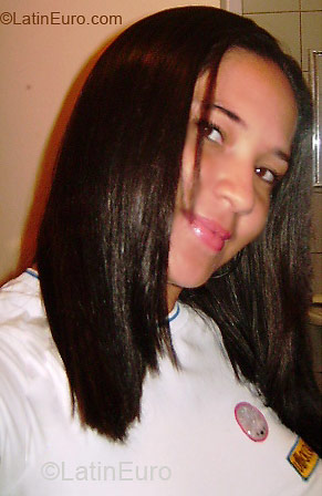 Date this charming Brazil girl Carmen from TERESINA B3071