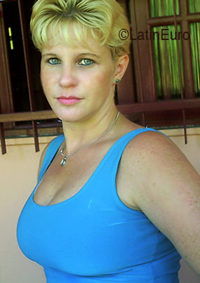 Date this charming Brazil girl Iedda from CACHOEIRO DE ITAPEMIRIM B3075