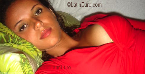 Date this good-looking Brazil girl Elisangela from IPORA B3097