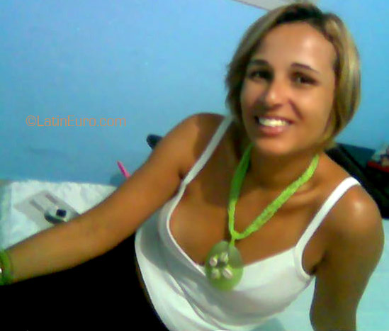 Date this pretty Brazil girl Giselle from MACEIO B3150