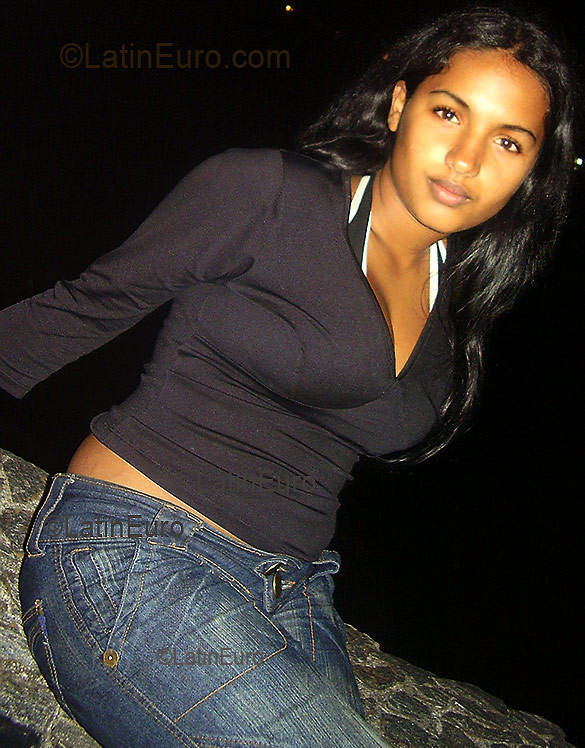 Date this attractive Brazil girl Josiane from SAO VICENTE B3170