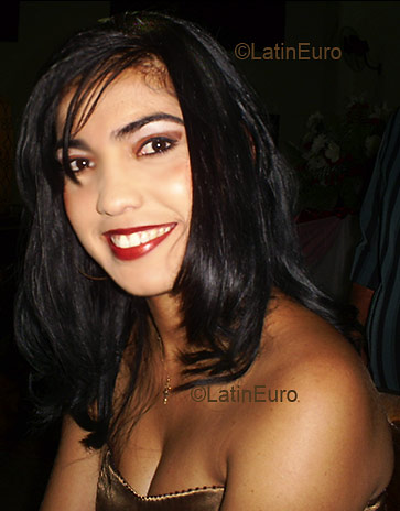 Date this happy Brazil girl Narjara from  B3189