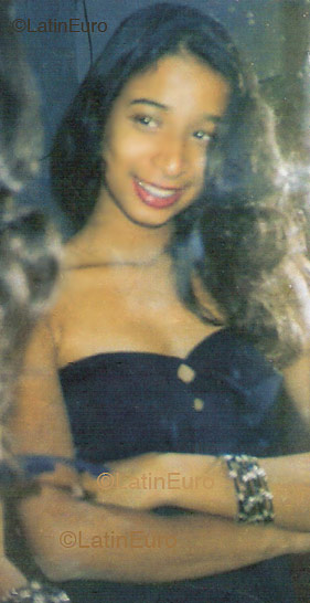 Date this hot Brazil girl Carla from LAURO DE FREITAS B3228