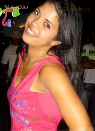 Date this funny Brazil girl Luana from ITABELA B3237
