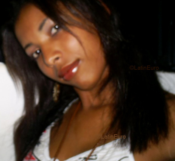 Date this happy Brazil girl Maria from NATAL B3260