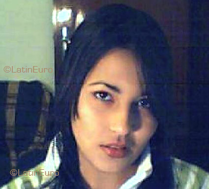 Date this stunning Brazil girl Emanuele from IPATINGA B3442