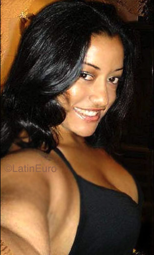 Date this lovely Brazil girl Raissa from FORTALEZA B3537