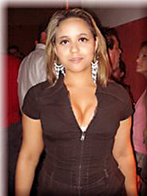 Date this voluptuous Brazil girl Jaqueline from CASCAVEL B3646