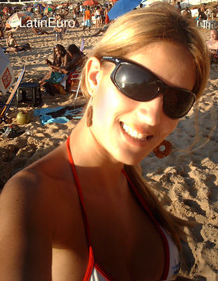 Date this foxy Brazil girl Fernanda from BARUERI B3683