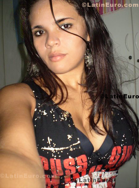 Date this stunning Brazil girl Cinthia from Fortaleza B371