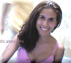 Date this attractive Brazil girl Cassia from RECIFE B3752