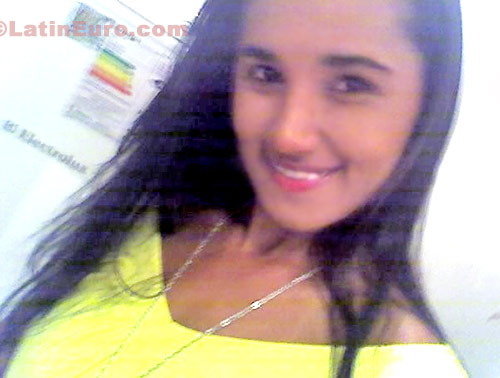 Date this nice looking Brazil girl Rose- from Rio de Janeiro B376