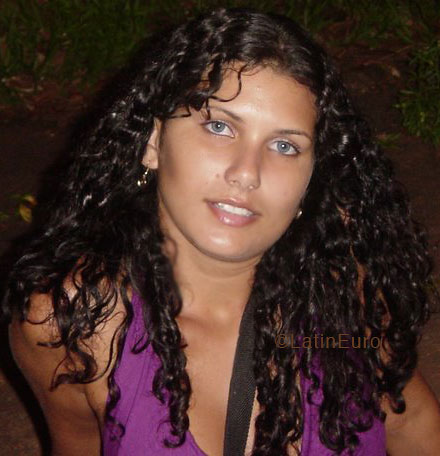 Date this nice looking Brazil girl Mirelle from VIANA B3774
