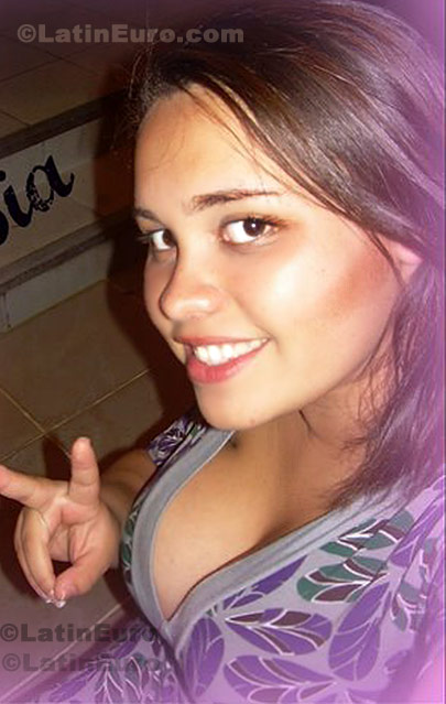 Date this hot Brazil girl Ana from Belford Roxo B387